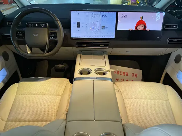 Li Auto MEGA — Фото автомобиля 5