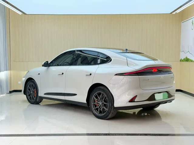 IM Motors LS6 — Фото автомобиля 17