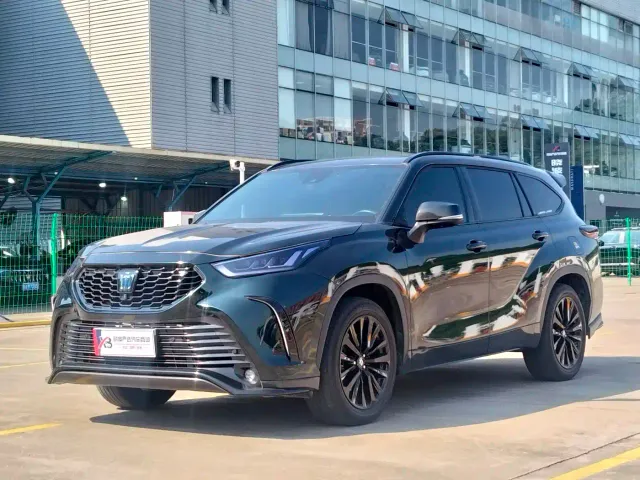 Фотография автомобиля — Toyota Crown Kluger