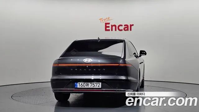 Hyundai Grandeur Grandeur (GN7) — Фото автомобиля 3