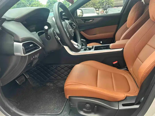 Jaguar XEL — Фото автомобиля 8