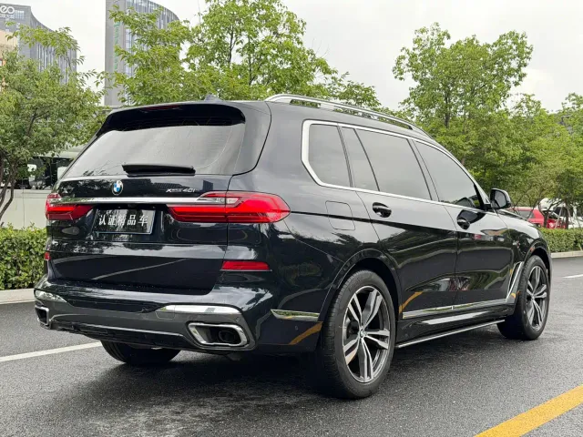 BMW X7 — Фото автомобиля 6