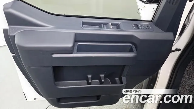 Kia PV5 — Фото автомобиля 14