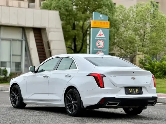 Cadillac CT4 — Фото автомобиля 9