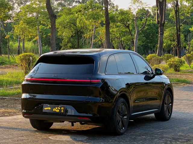 Li Auto L6 — Фото автомобиля 10