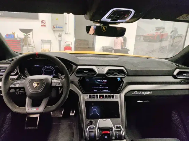 Lamborghini Urus — Фото автомобиля 16