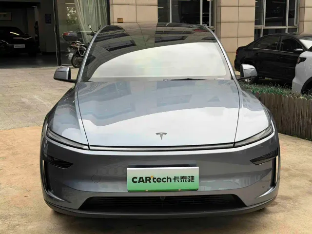 Tesla Model Y L — Фото автомобиля 2