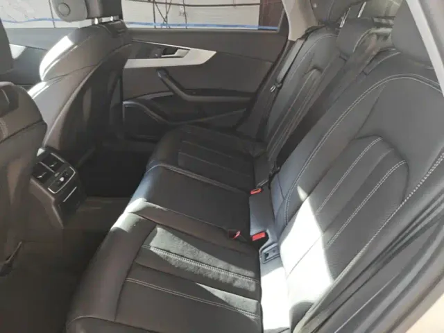 Audi A4L — Фото автомобиля 16