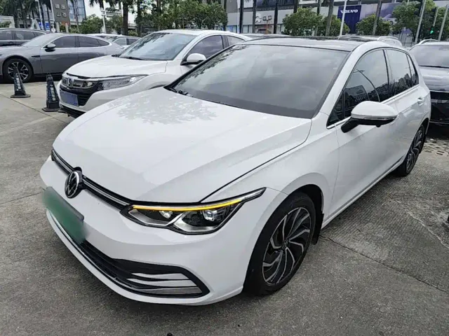 Фотография автомобиля — Volkswagen Golf
