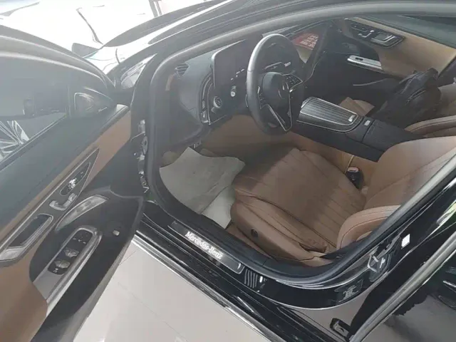 Mercedes-Benz E-Class — Фото автомобиля 15