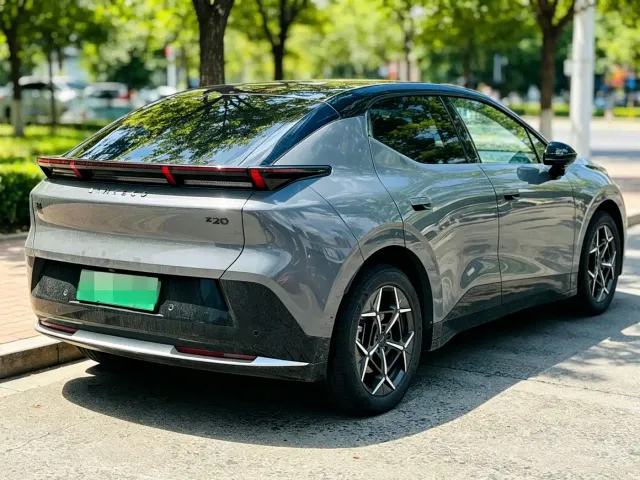 Lynk & Co Z20 — Фото автомобиля 7