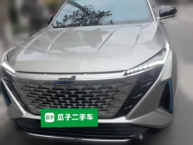 Changan Oshan Z6 EV — Фото автомобиля 2