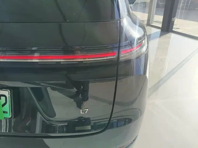 Li Auto L7 — Фото автомобиля 7