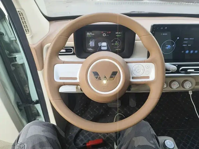 Wuling Hongguang Mini EV — Фото автомобиля 10