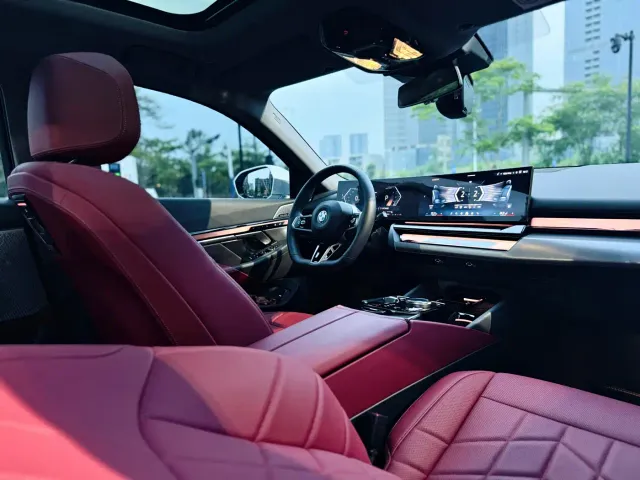 BMW 5 Series — Фото автомобиля 24
