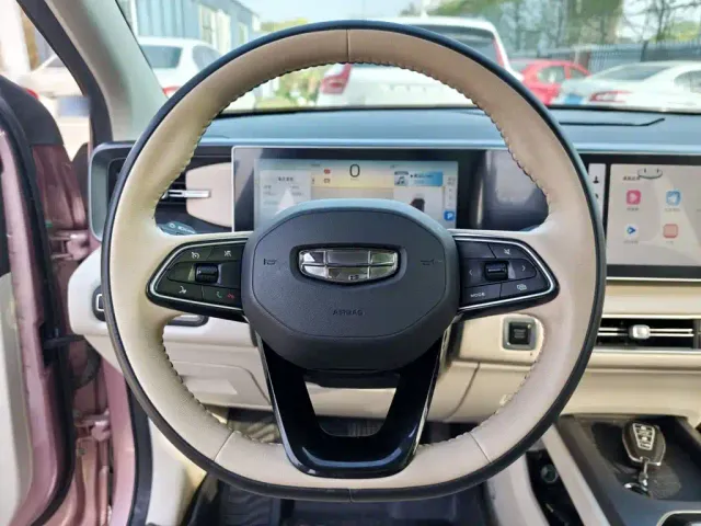 Geely ICON — Фото автомобиля 2