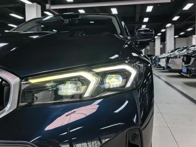 BMW 3 Series — Фото автомобиля 4