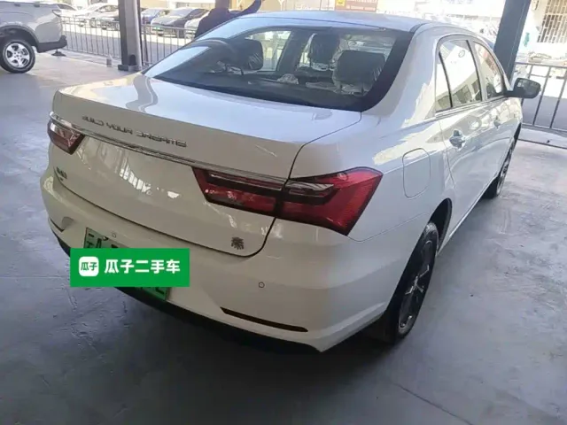 BYD Qin — Фото автомобиля 6