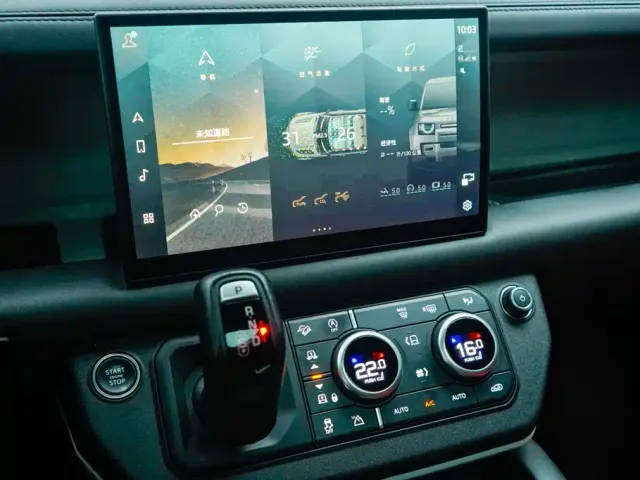 Land Rover Defender — Фото автомобиля 21