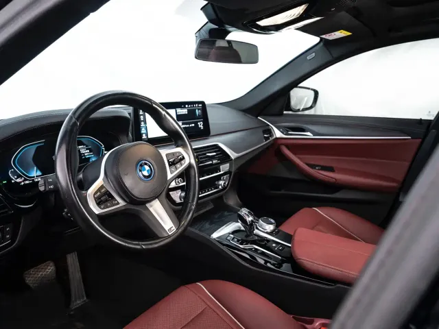 BMW 5 Series — Фото автомобиля 15