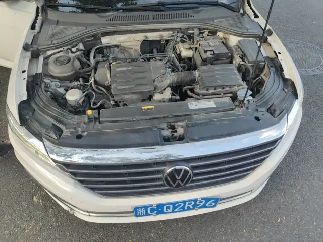 Volkswagen Lavida — Фото автомобиля 10