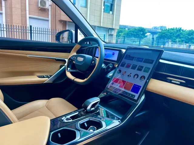 Geely Boyue L — Фото автомобиля 16
