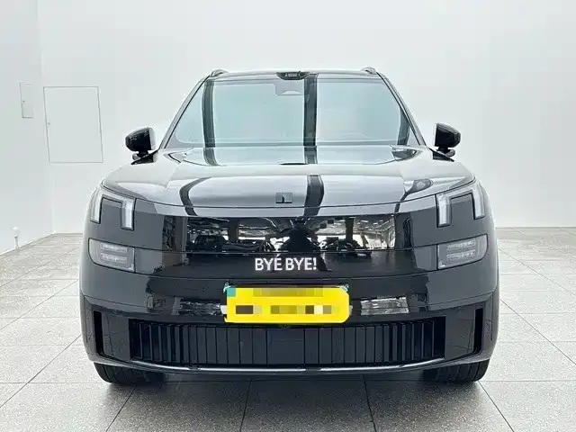 Lynk & Co 900 — Фото автомобиля 2
