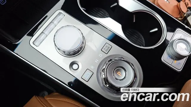 Genesis GV80 2.5T Бензин AWD — Фото автомобиля 8