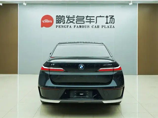 BMW i7 — Фото автомобиля 21