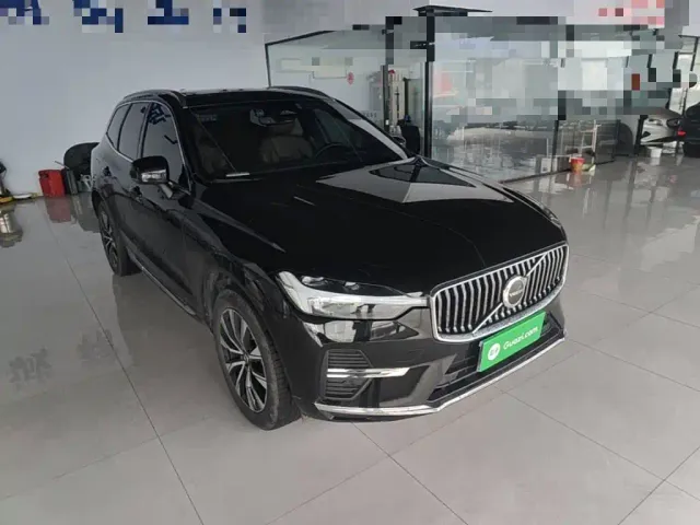 Volvo XC60 — Фото автомобиля 3