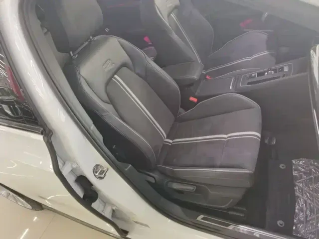 Volkswagen Golf 2021 280TSI DSG R-Line — Фото автомобиля 24