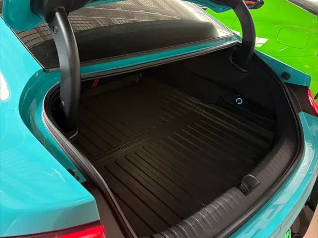 Xiaomi SU7 — Фото автомобиля 16