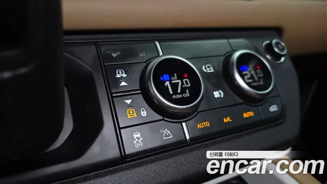 Land Rover Defender Defender (L663) 110 P300 X-Dynamic SE — Фото автомобиля 17