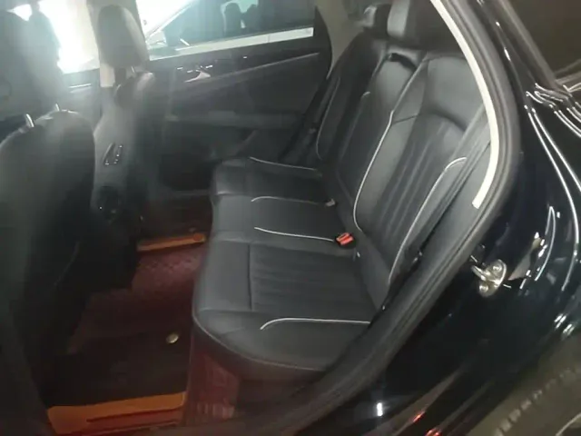 Volkswagen Passat — Фото автомобиля 16