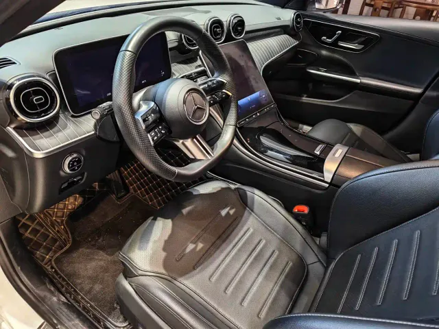 Mercedes-Benz C-Class — Фото автомобиля 2