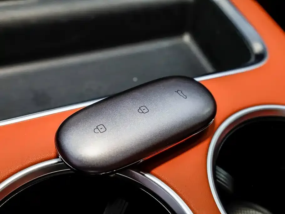 Li Auto Li Auto L6 2025 Max Smart Renewal Edition — Фото автомобиля 22