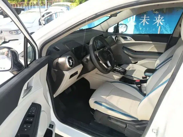 BYD Yuan Pro — Фото автомобиля 15