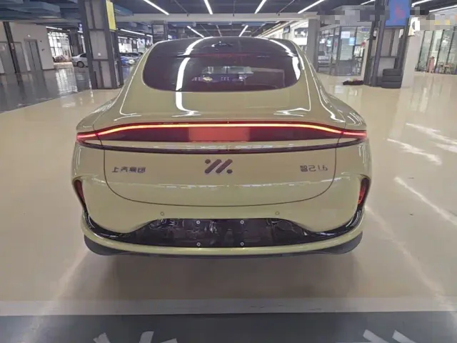 IM Motors L6 — Фото автомобиля 5