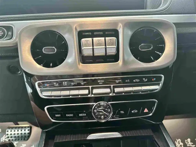 Mercedes-Benz G-Class — Фото автомобиля 10
