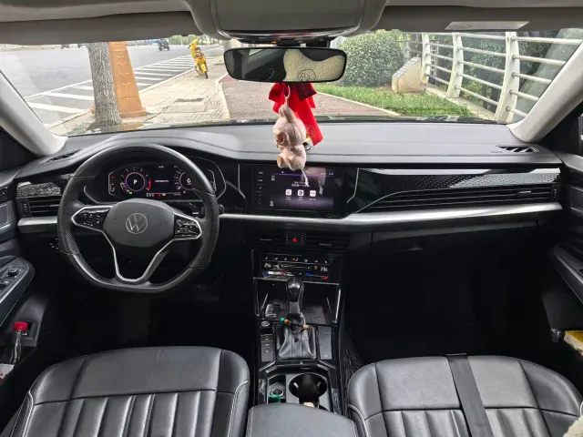 Volkswagen Passat — Фото автомобиля 5