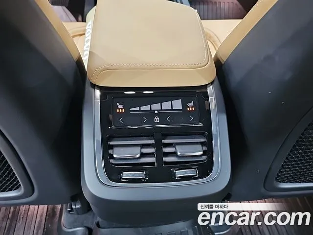 Вольво XC60 — Фото автомобиля 13