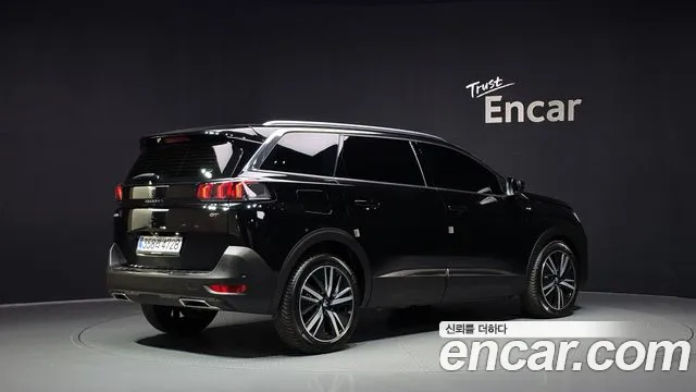 Peugeot 5008 — Фото автомобиля 2