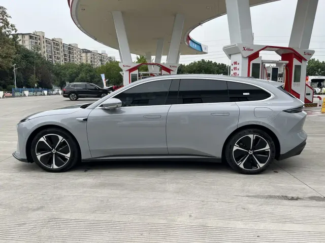 Nio ET5 Touring — Фото автомобиля 8