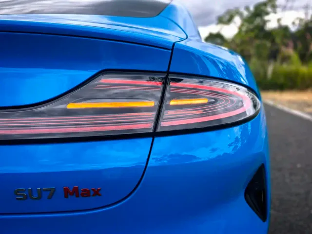 Xiaomi SU7 — Фото автомобиля 12