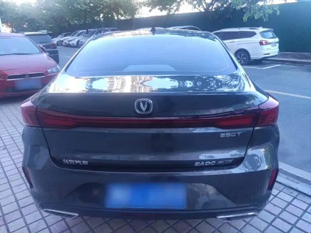 Changan Eado — Фото автомобиля 3