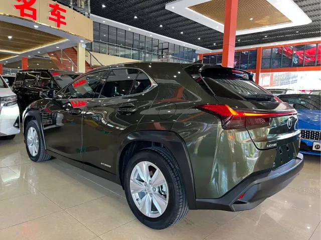 Lexus UX — Фото автомобиля 6