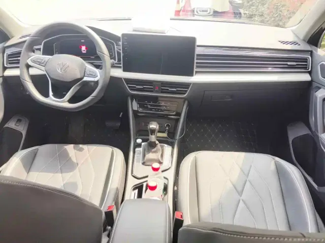 Volkswagen Tiguan L 2025 Model 300TSI Auto 2WD Dragon Edition — Фото автомобиля 12