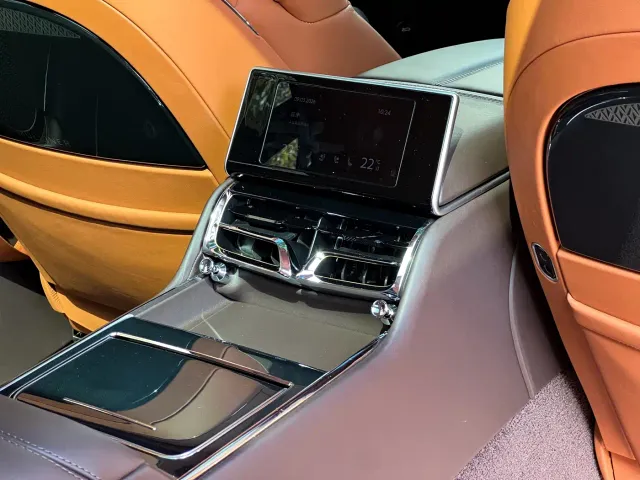 Bentley Flying Spur — Фото автомобиля 22