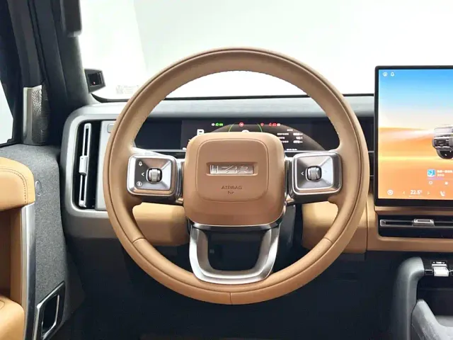 iCAR V27 — Фото автомобиля 14