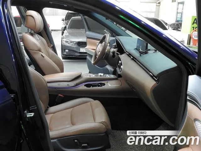 Genesis GV70 — Фото автомобиля 11